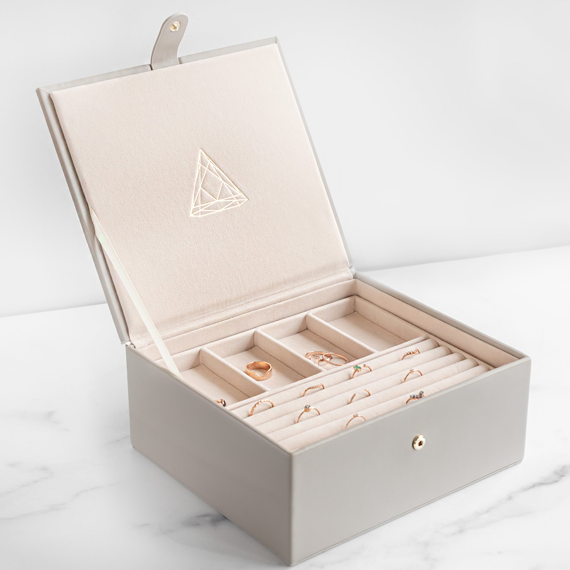 The Jewelry Box | AR Jewelry Box