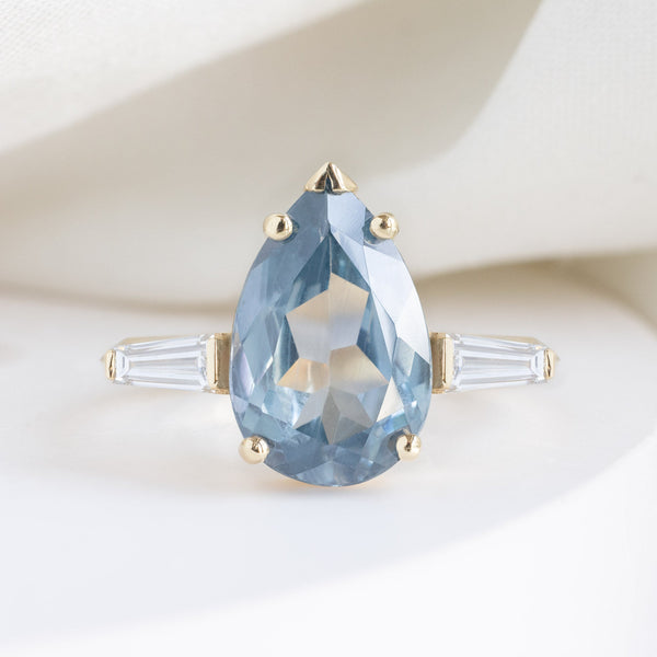 The Ash Luxe | 3.62ct Pear Cut Sapphire in 18K Yellow Gold