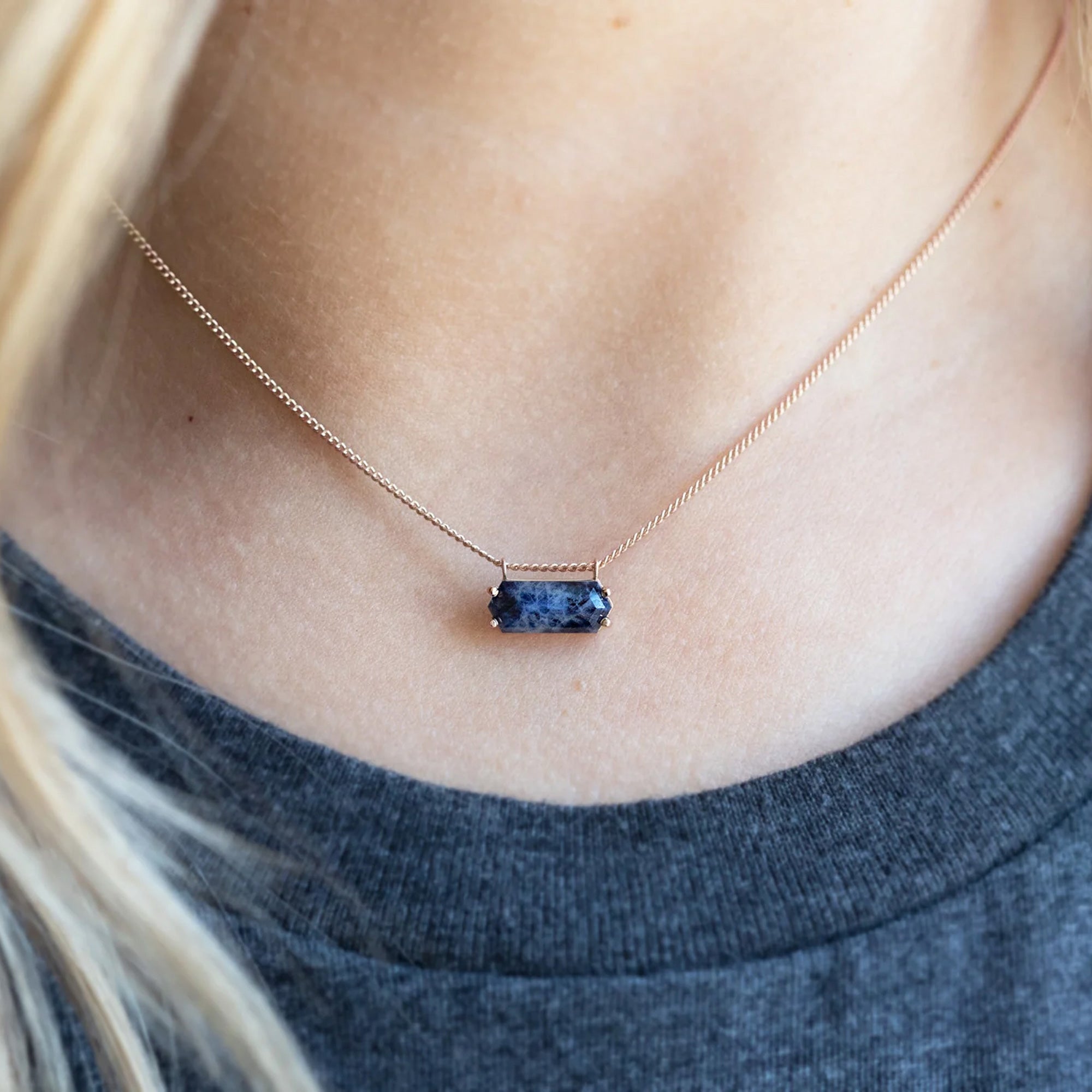 The Raw Sapphire Hexagon Necklace | 10K Rose Gold