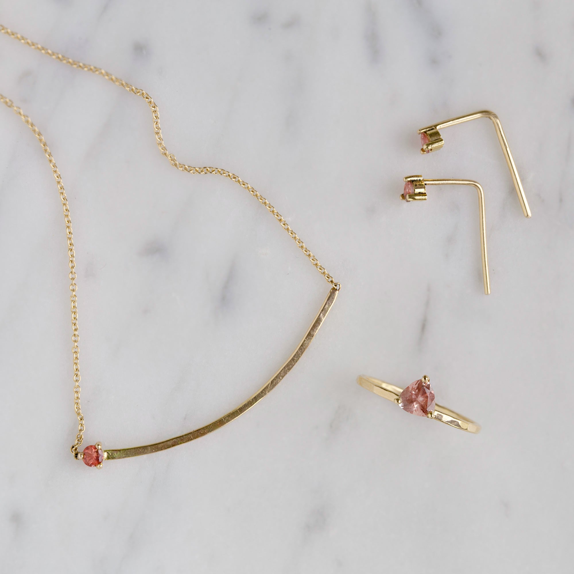 The Sunstone Gemstone Arc Necklace | 14K Yellow Gold