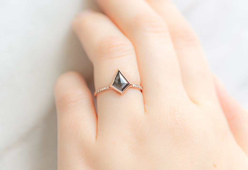 The Willow Ring with a Kite-Shaped Black Diamond on Model