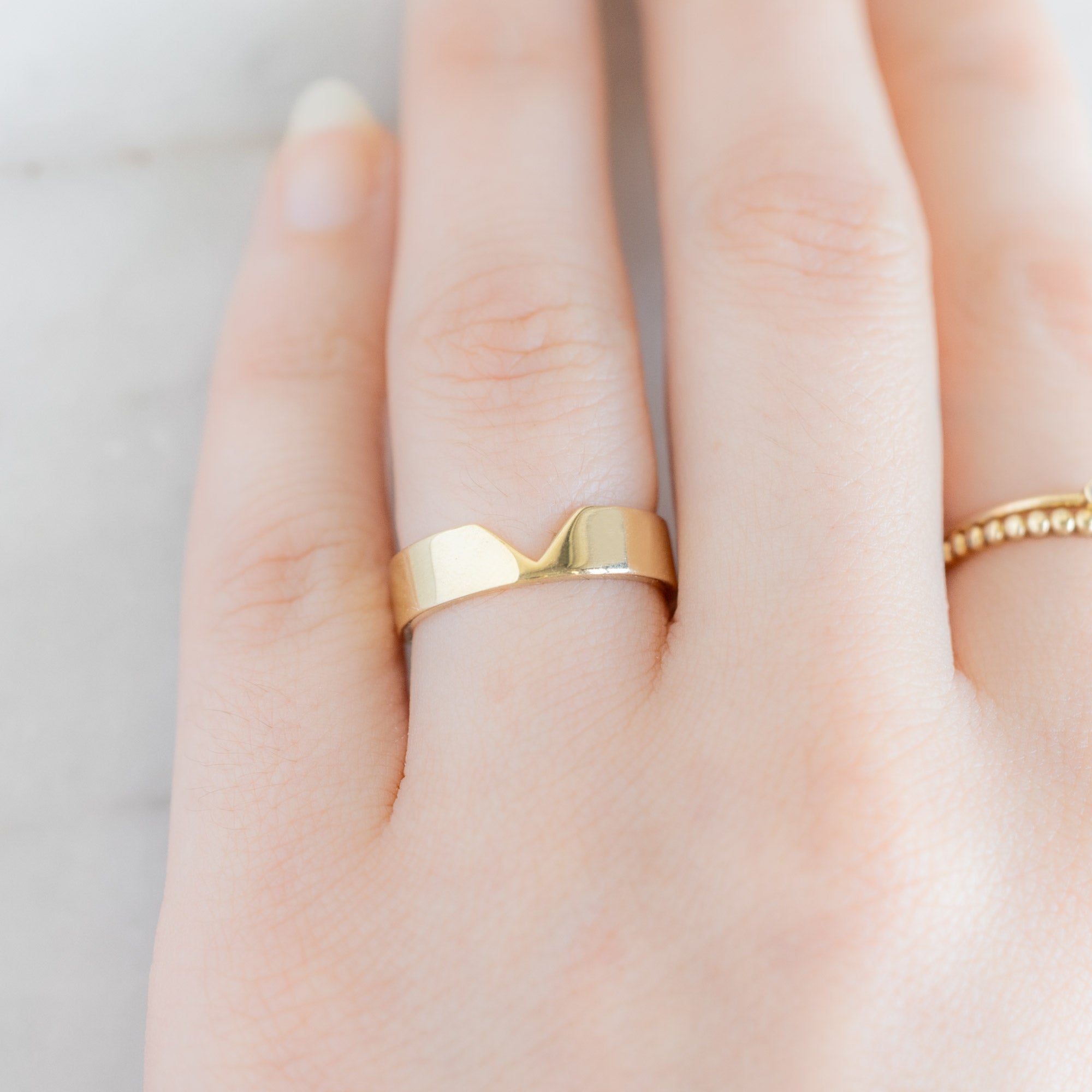 The Unisex Gold Wedding Band | Peak Cut-Out in 14K Yellow Gold