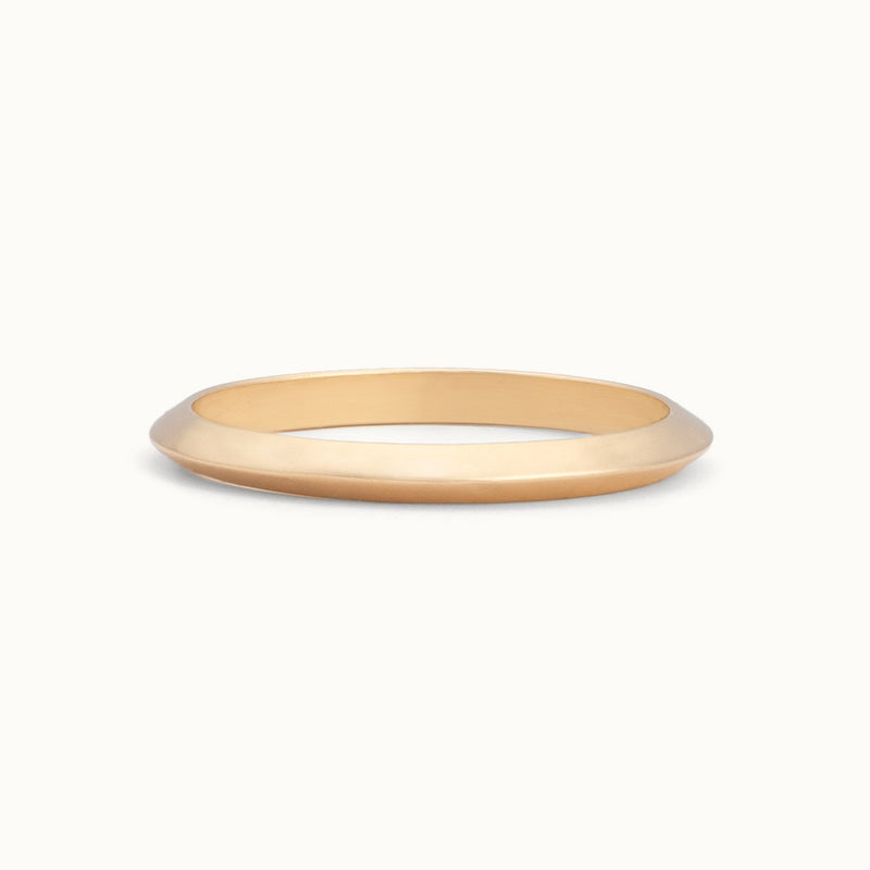 The Unisex Gold Knife Edge Band | 14K Yellow Gold