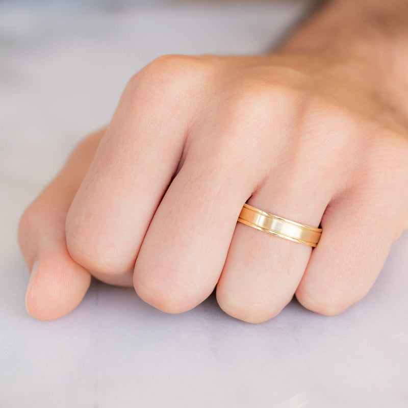 The Classic Men's Wedding Band | 14K Yellow Gold