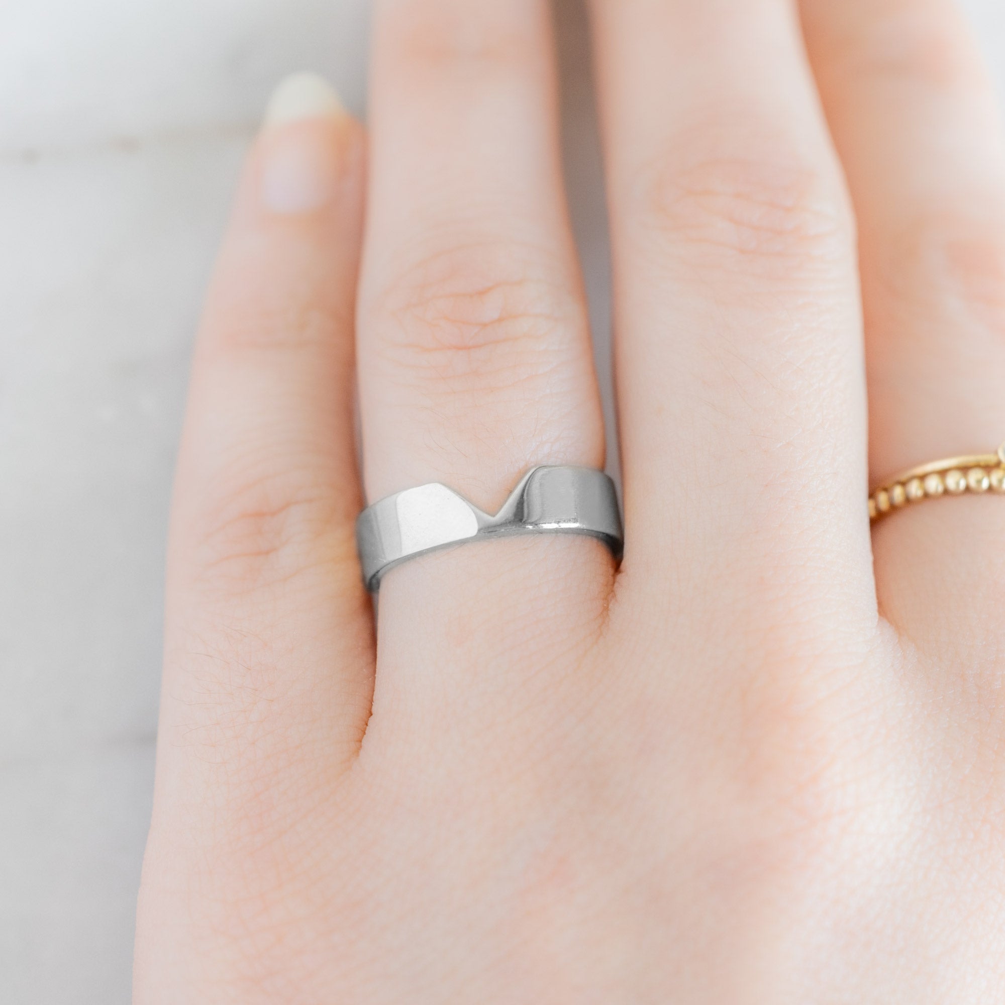 The Unisex Gold Wedding Band | Peak Cut Out in 14K White Gold